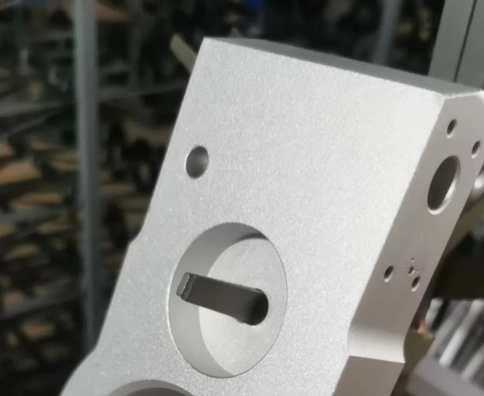 ​压铸铝表面防腐处理：氧化与钝化的效果哪个更好？